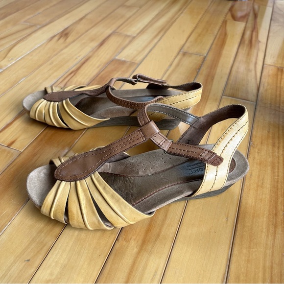 Rockport leather low wedge sandals two toned tan size 8 - Picture 7 of 9